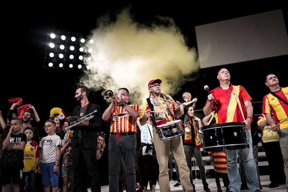 Entre foot et théâtre, le « meilleur public de France » débarque à Bordeaux avec Stadium
