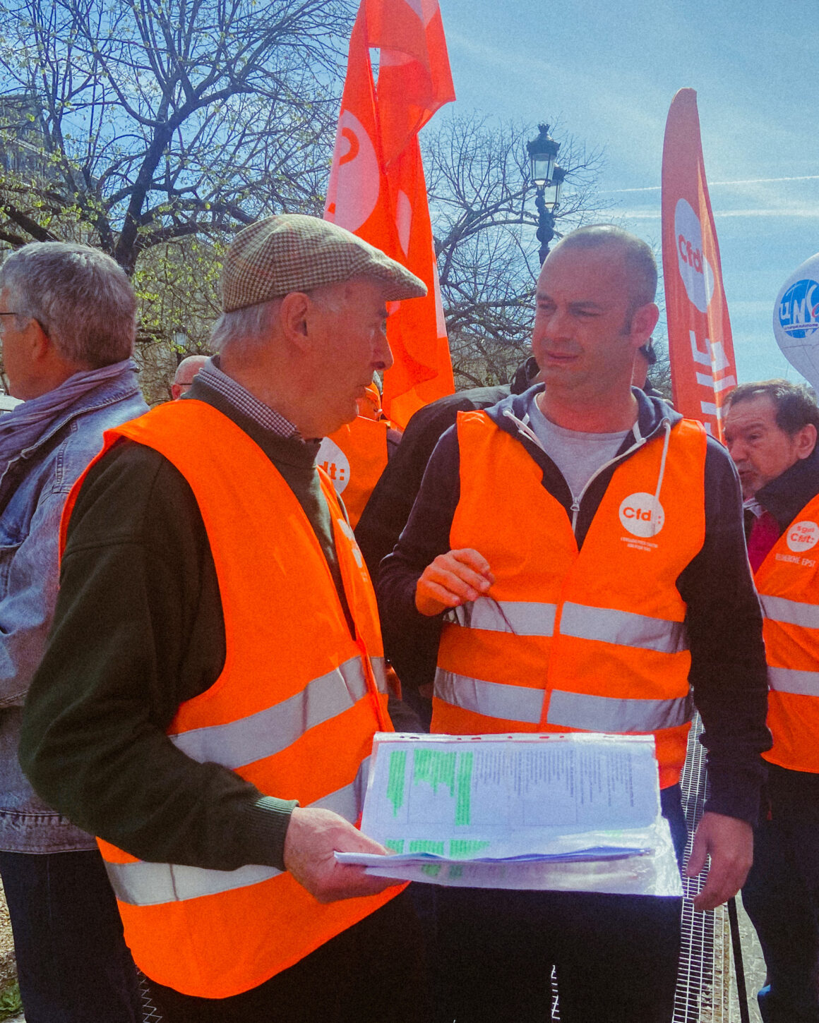 Guy parolier à la manifestation à Bordeaux